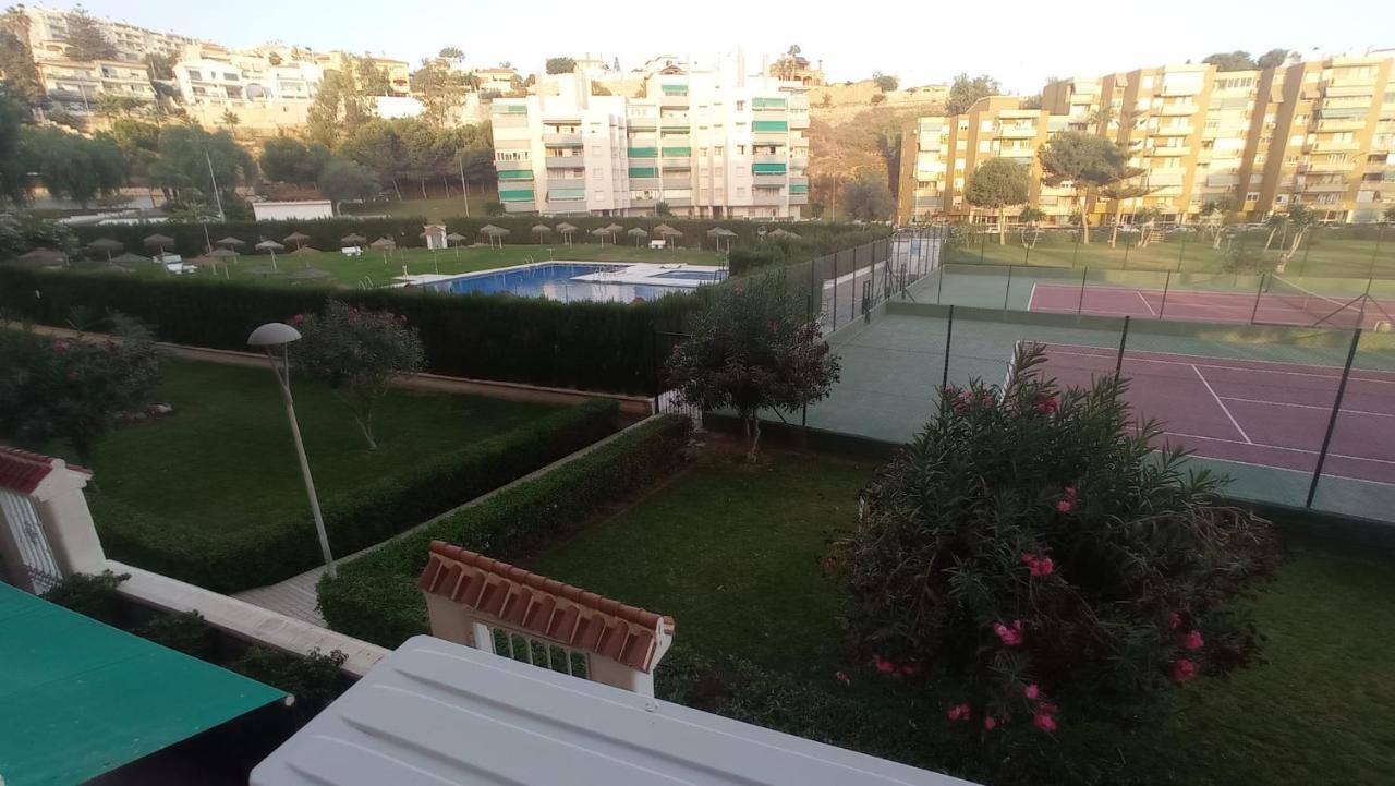 Anne'S Corner Apartment La Cala Del Moral Exterior photo